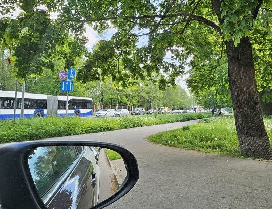 Осторожно, пробки! Как всегда перед длинными выходными Рига встала