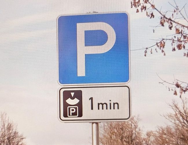 Рига хочет поднять плату за парковку. Кирсис объяснил, зачем — чтобы меньше стояли