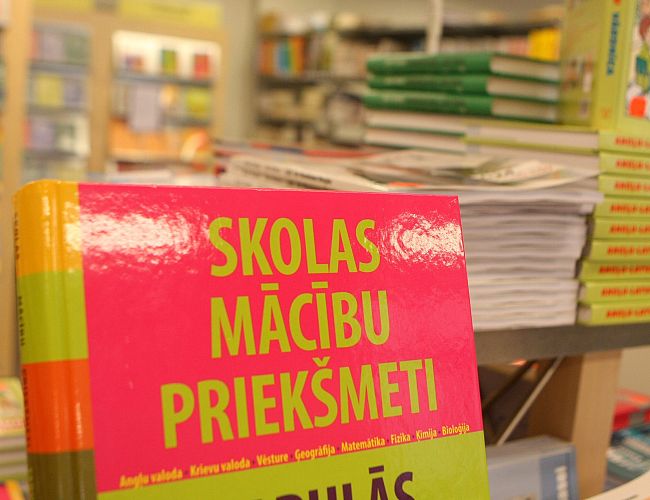 Говорят по-русски даже на уроках: ну что ты будешь делать с этими детьми!