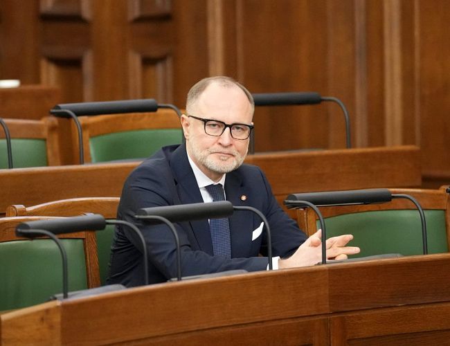 Один торгует очками, второй — соками: кто был в советниках у министра обороны