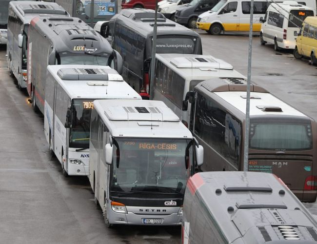 Автобусные маршруты в Латвии будут сокращать: первыми пойдут под нож маршруты в окрестностях Риги