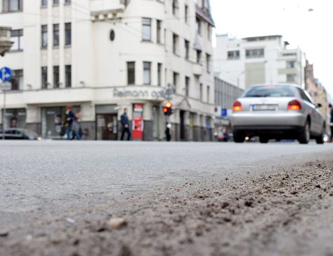 Rīgā plānots aizliegt reklāmkarogu izmantošanu pilsētvidē