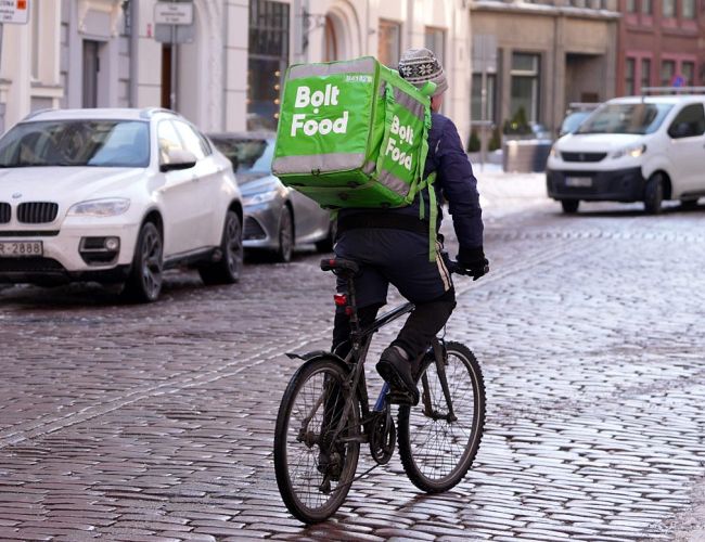 «Пришлось бы вернуться к ЗОЖ»: снова заговорили о запрете доставок еды