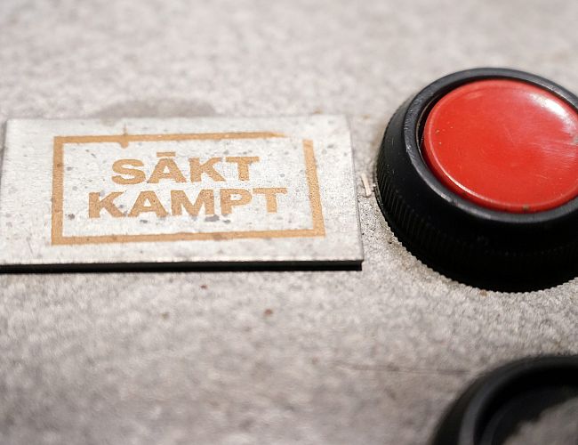 «Нет хлеба — ешьте пирожные!» Совет депутата взбудоражил публику