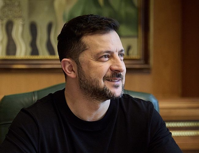 Украина начнет продавать излишки оружия другим странам: Зеленский