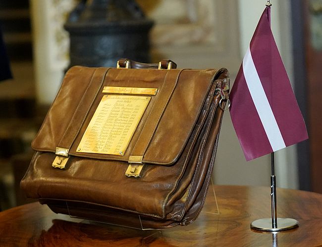 Pēc divu dienu debatēm Saeimā konceptuāli atbalsta nākamā gada budžetu un to pavadošo likumprojektu pakotni