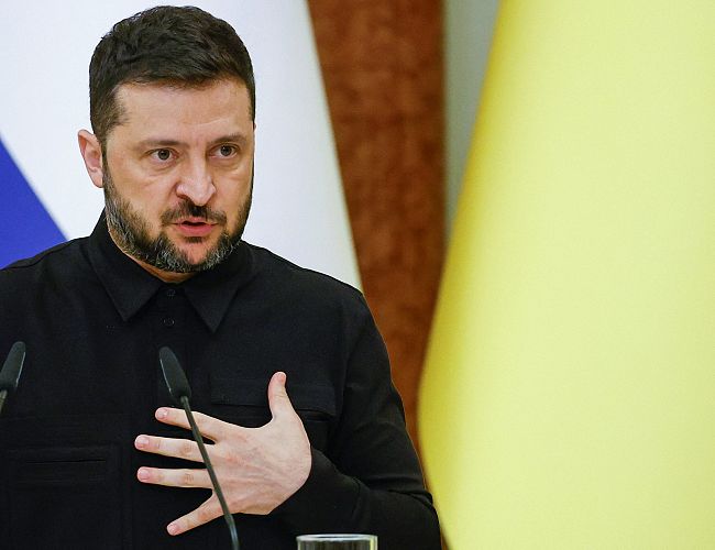 Зеленский поручил ВСУ подготовить ответ на удары России