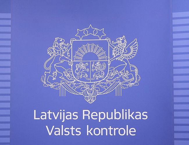 Семейный бизнес госконтролёра: жена раздает деньги, муж прикрывает?