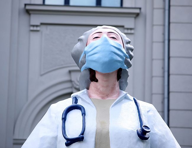 Ģimenes ārstu piemaksas par darbu laukos aprēķinā turpmāk ņems vērā arī attālumu līdz universitātes slimnīcai