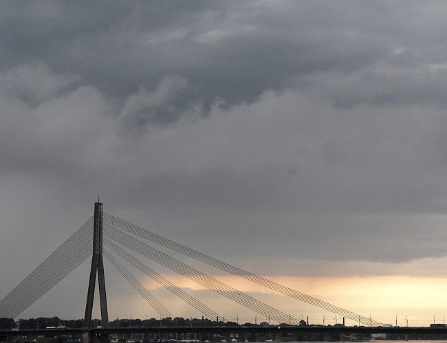 Вместо Вантового моста — паром запустят?