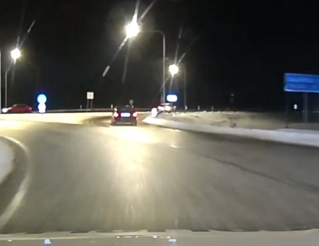 Полиция Кекавы ловит дрифтеров на скользких дорогах (видео)