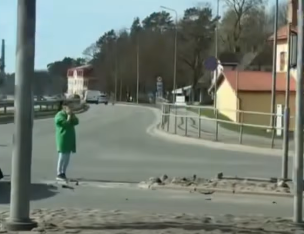 «Очередная авария в этом месте»: в Огре столкнулись две автомашины (ВИДЕО)