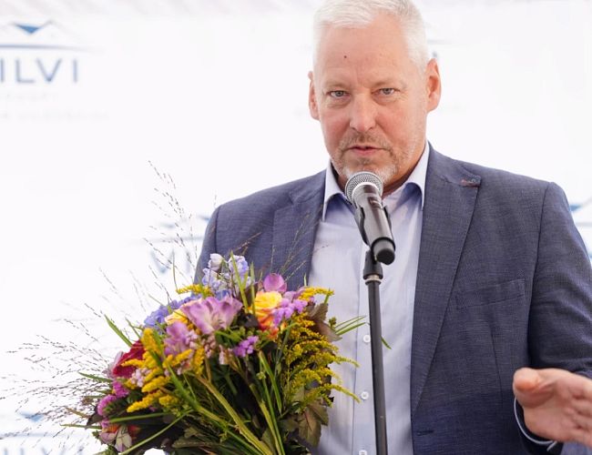 «О каком патриотизме там можно говорить?»  Шмитс о жизни в бедных регионах