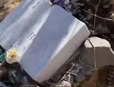 «Нет ничего святого!» Вандалы осквернили христианскую святыню в Латвии (ВИДЕО)