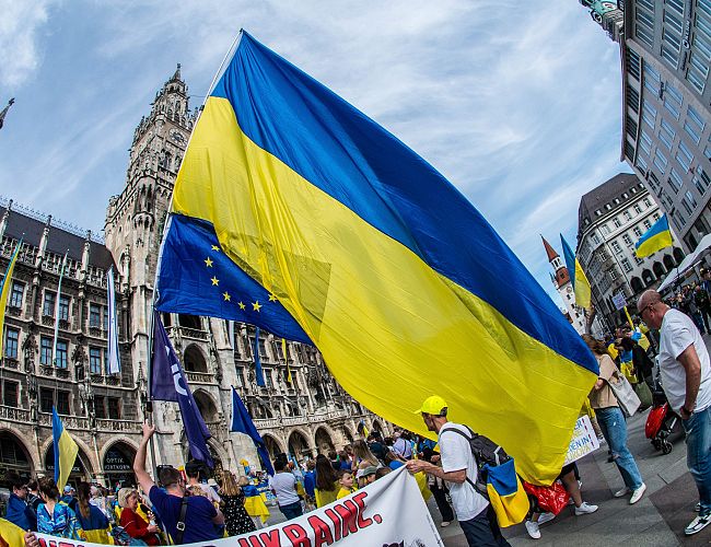 Украинские беженцы: кому не продлят временную защиту в ЕС?