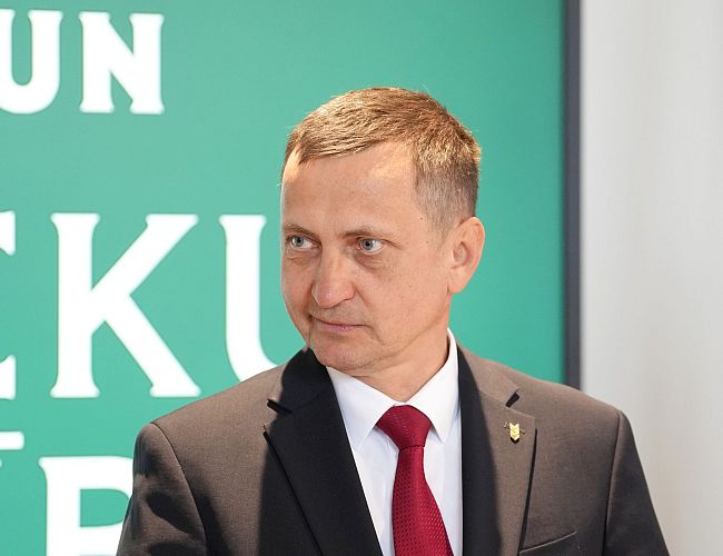 Это не стереотипы: Краузе привёл факты против работы мигрантов в латвийском общепите