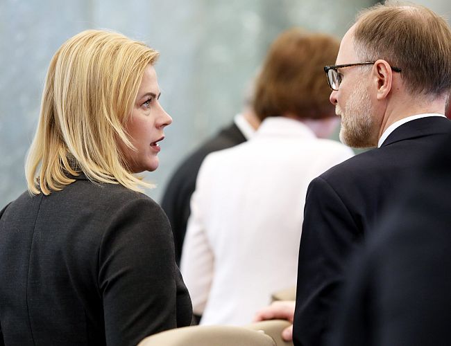 Премьер уволила Спрудса и назначила на его место настоящего полковника (ДОПОЛНЕНО)