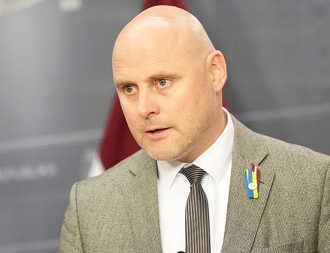 «Выполнить всё не получится»: Кулбергс попросил не отвлекать по мелочам