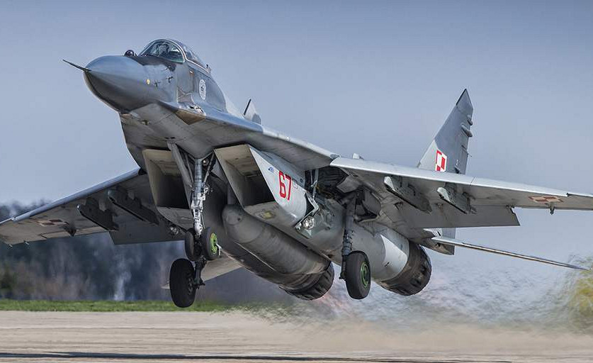 Премьер-министр Словакии объявил о передаче Украине 13 истребителей МиГ-29