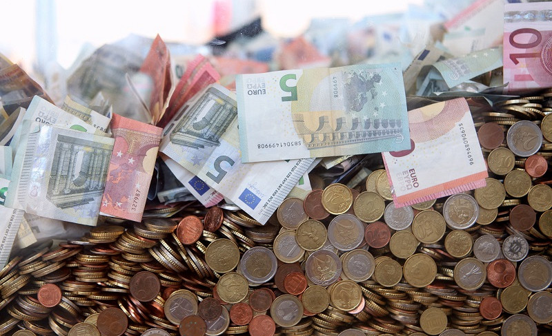Latvijas finanšu iestāžu peļņa pirmajā ceturksnī sasniegusi 161,9 miljonus eiro