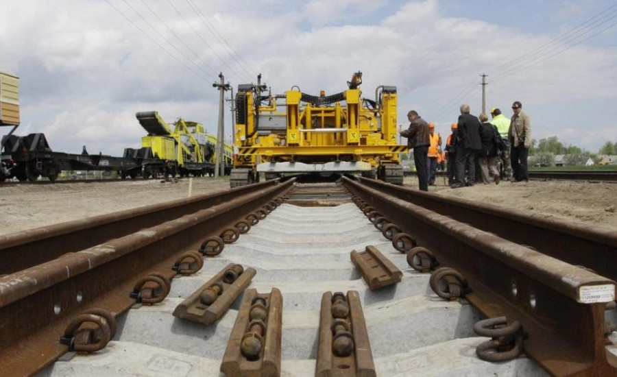 «Rail Baltica» projektam piesaista nepilnu piecu miljonu eiro militārās mobilitātes finansējumu