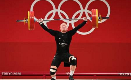 Svarcēlājs Suharevs izcīna sesto vietu olimpiskajās spēlēs