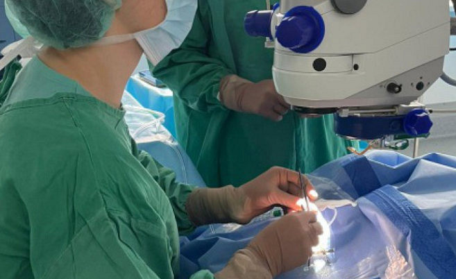 В Латвии 2-месячному малышу провели уникальную глазную операцию