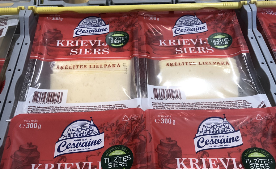 Как латвийцы относятся к переименованию «российского сыра»? Опрос «Latvijas avīze» выявил интересные ответы