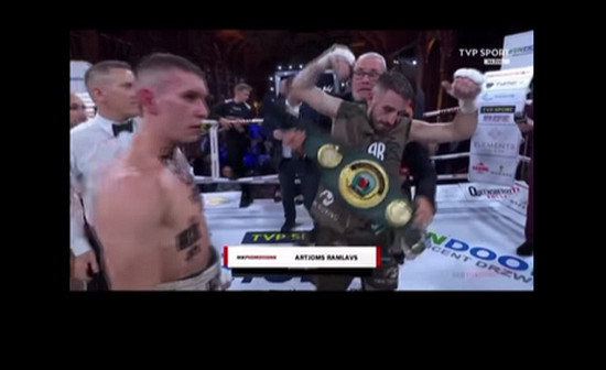 «Со словом «курва» отобрал у меня пояс!» В Польше латвийского боксера со скандалом лишили победы (ВИДЕО)