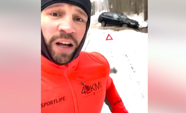 Не будьте равнодушными, помогайте попавшим в беду: Майрис Бриедис спас попавшего в аварию автомобилиста