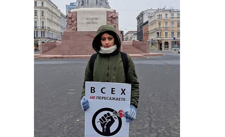 Дело «Балтийских антифашистов»: СГБ задержала активистку, вернувшуюся в Латвию из РФ (ДОПОЛНЕНО)