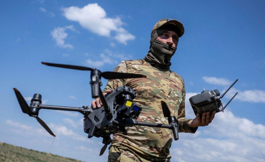 Deputāti skeptiski par dronu koalīcijas ambīcijām gada laikā nosūtīt uz Ukrainu miljonu dronu